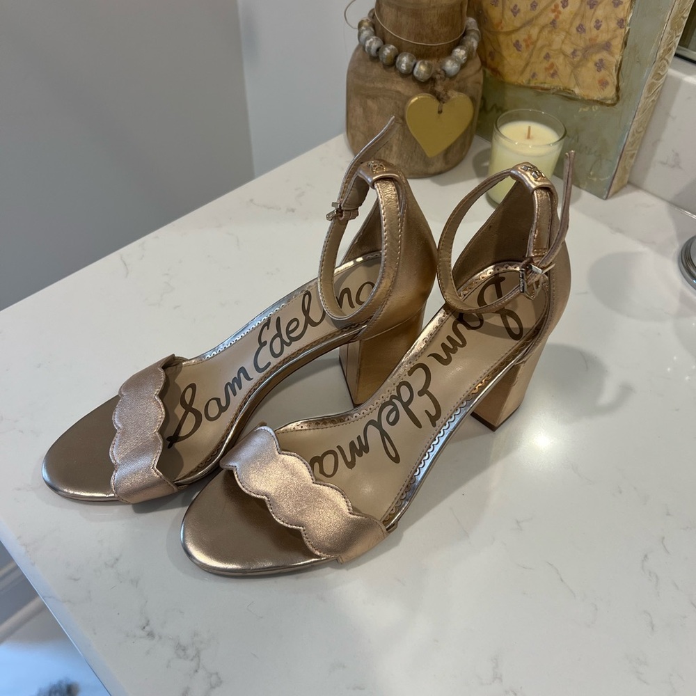 Sam Edelman Rose Gold Scalloped Women's Gold Block Heel